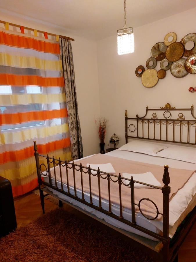 Piata Sfatului Pietonal Apartment Brasov Bagian luar foto